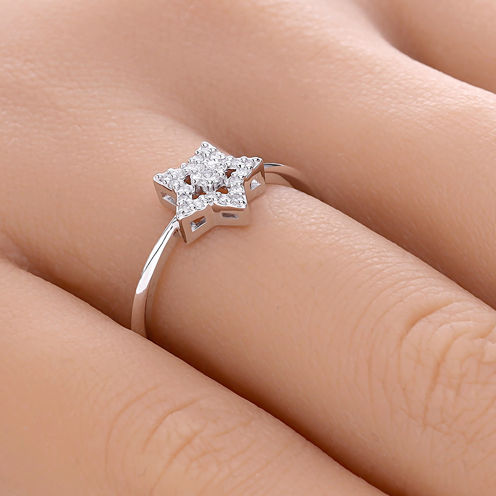 ADL034-hand-web-zoom