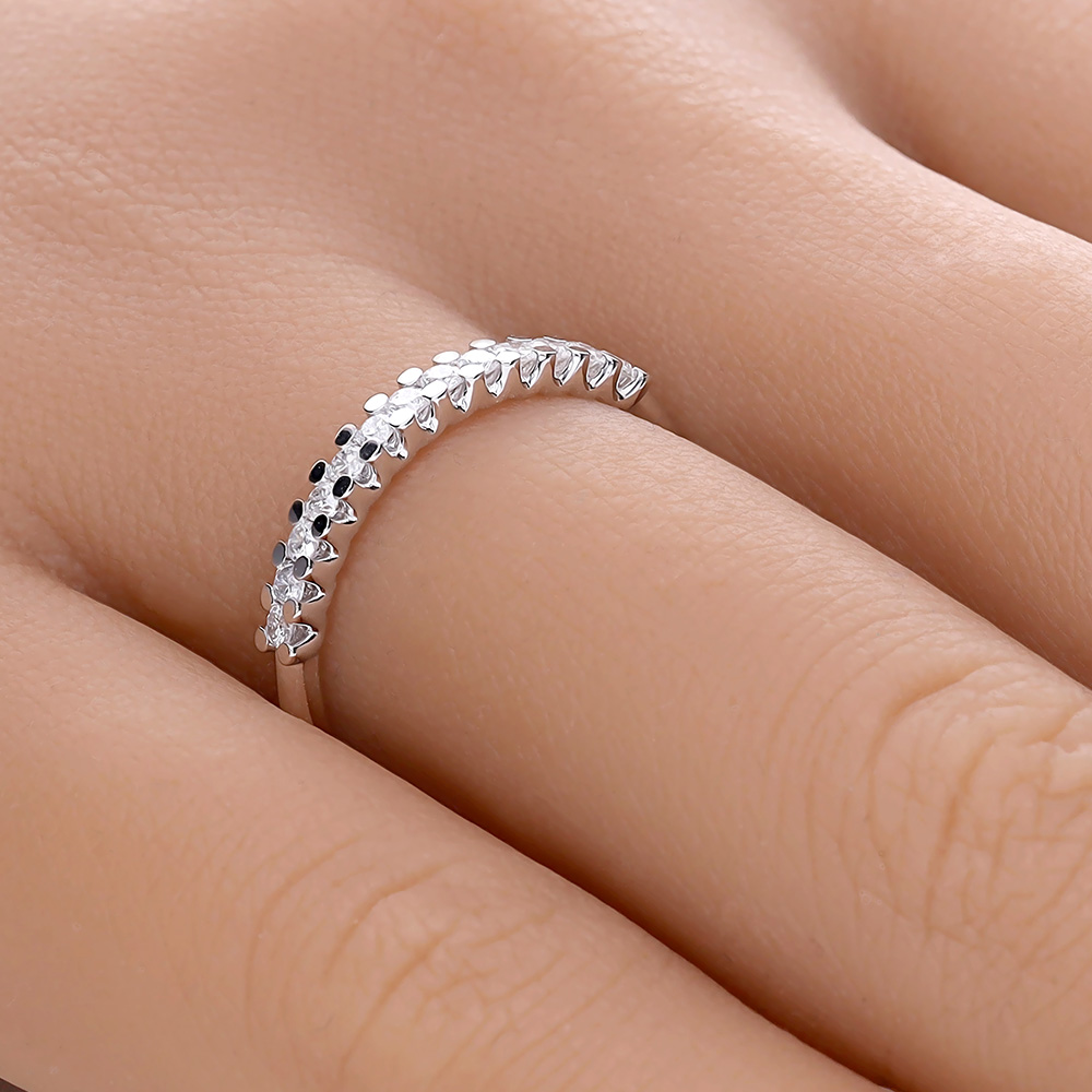 ADL036-hand-web-zoom