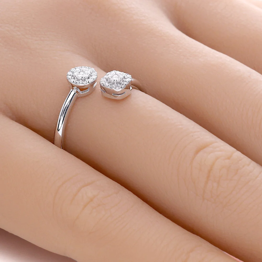 ADL074-hand-web-zoom