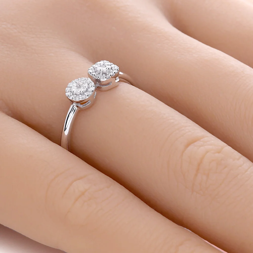 ADL077-hand-web-zoom