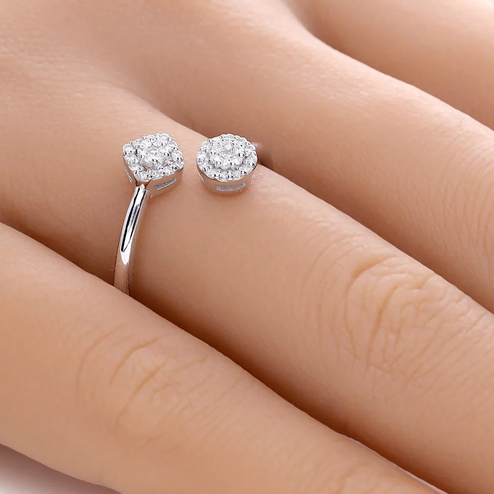 ADL078-hand-web-zoom