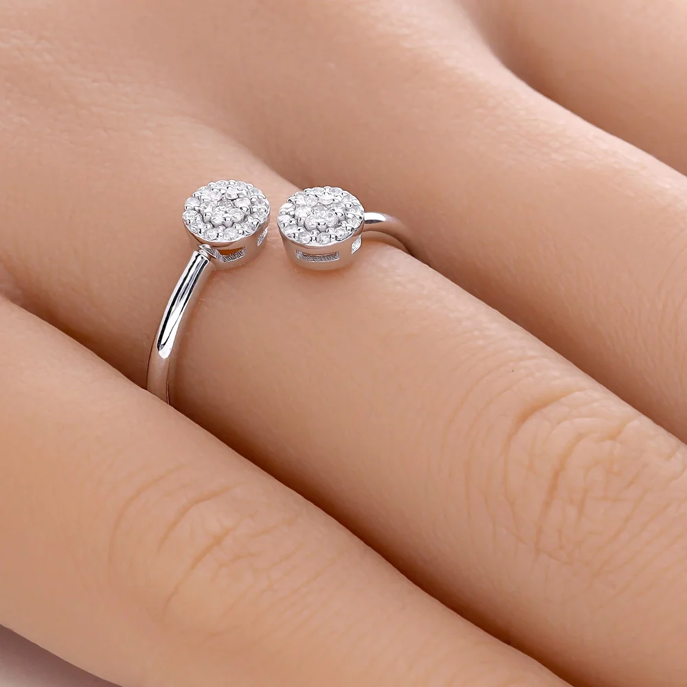 ADL080-hand-web-zoom