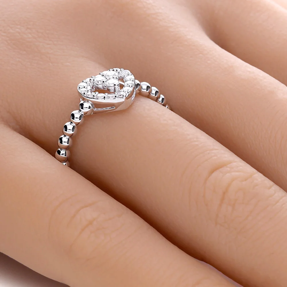 ADL086-hand-web-zoom