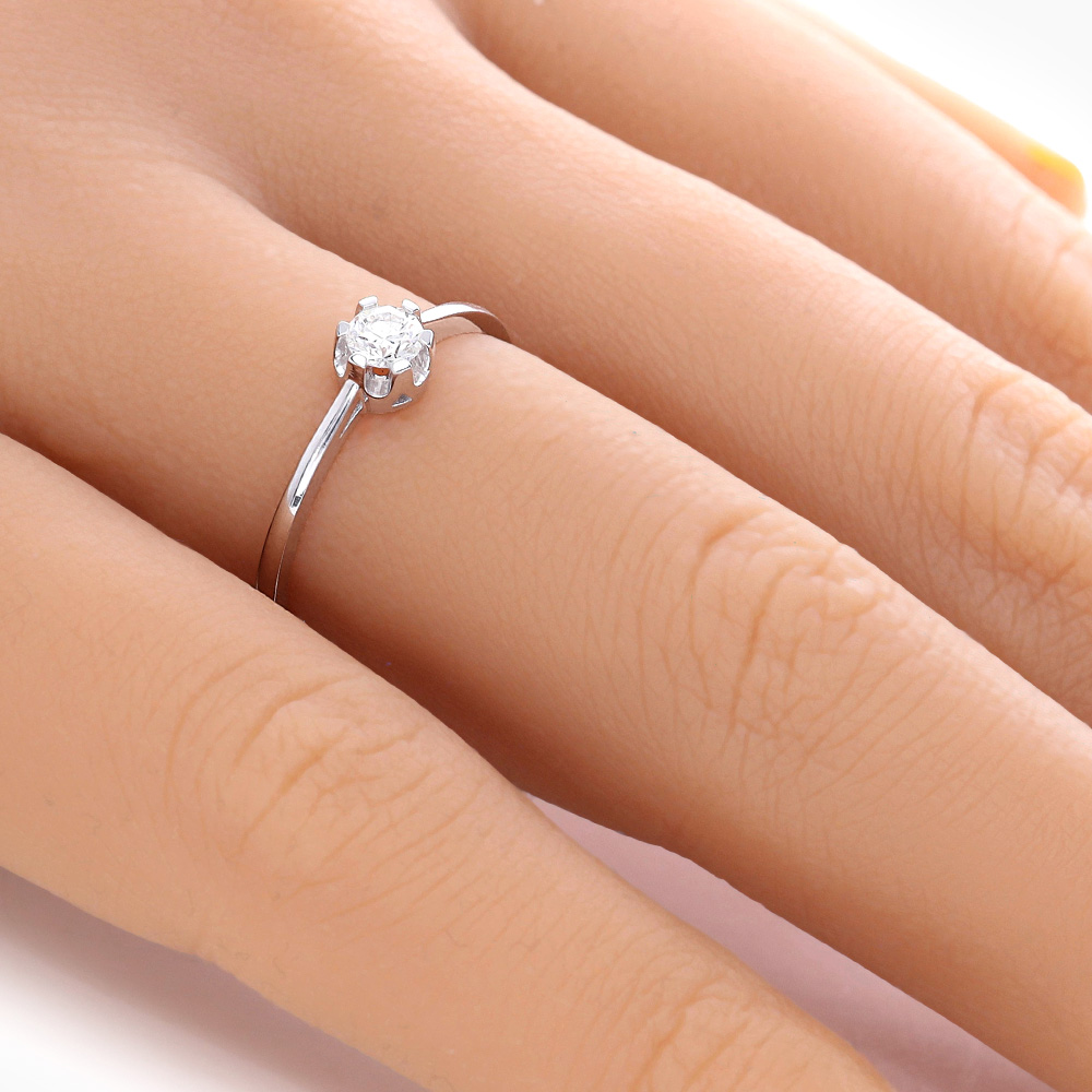 ADL186-hand-web-zoom